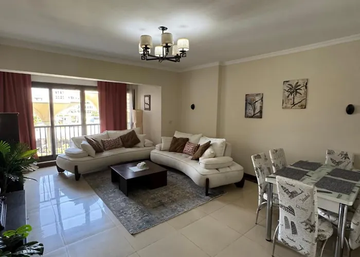 An Elegant Apartment In Park Mall With Lake View